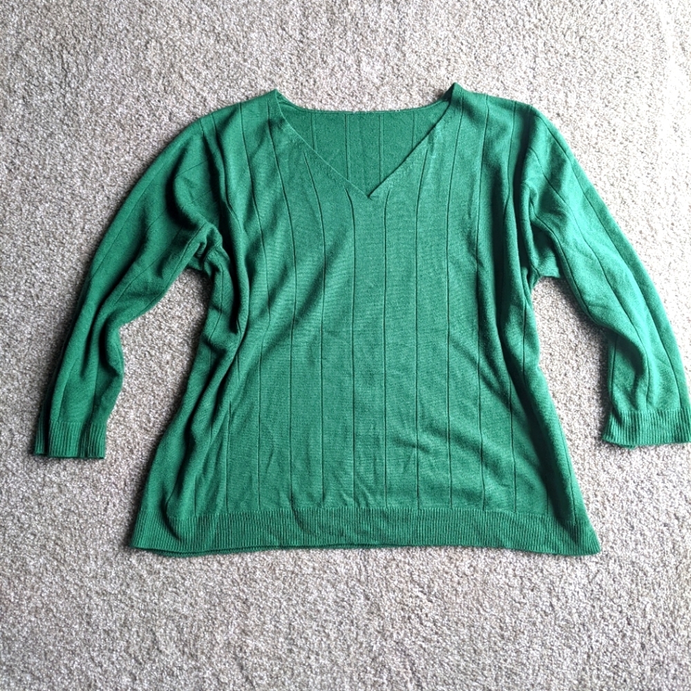 (2/$25) Long sleeve green sweater top v-neck XL - Picture 9 of 12